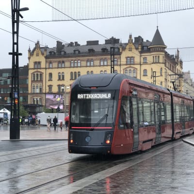 Tampereen raitiovaunu.