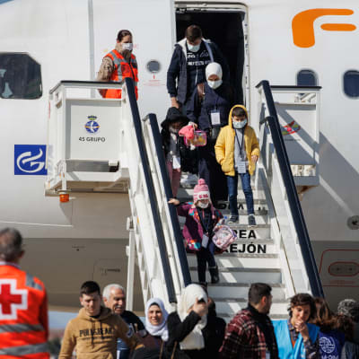 Syriska flyktingar från Turkiet anländer till Madrid.