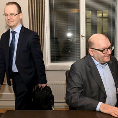 Teknologiateollisuuden työnantajien toimitusjohtaja Jarkko Ruohoniemi ja Teollisuusliiton puheenjohtaja Riku Aalto.
