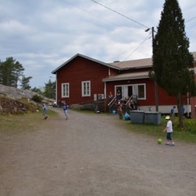Våno skola är tillfälligt inhyst i Bergvalla föreningshus