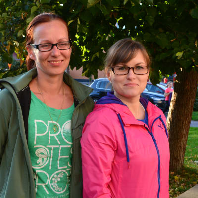 Minna Saranpää och Hanna Vilkuna vill ha hjälp att börja löpa