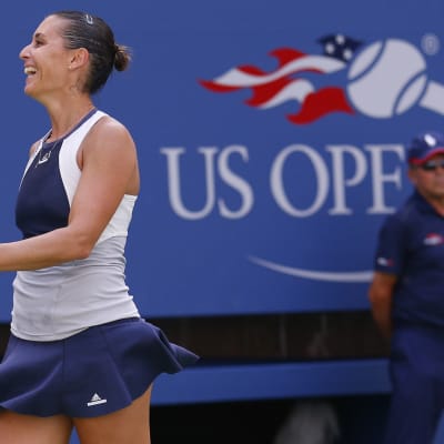 Flavia Pennetta säkrar semifinalplats i US Open.