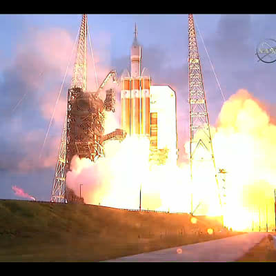 Här skjuts rymdraketen Orion upp.
