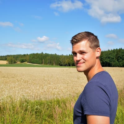 Joel Rappe är jordbrukare på Olsböle gård.