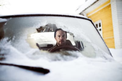 Mikko Nousiainen elokuvassa Pieniä suuria valheita (2018).