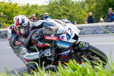 Raul Torras Martinez dog i motorcykeltävlingen på Isle of Man.