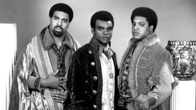 Gruppen The Isley Brothers kring år 1970. Från vänster till höger: Rudolph, Ronald och O'Kelly Isley