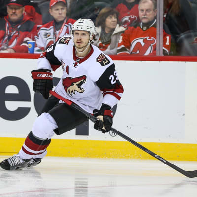 Oliver Ekman Larsson är en svensk ishockeyspelare.