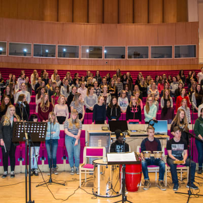 Skolelever från Korsholm övar inför Skolmusik 2017