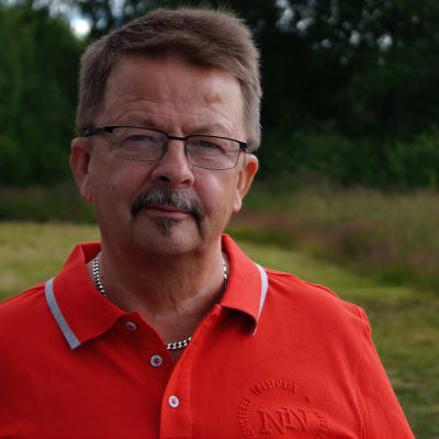 leende medelålders man