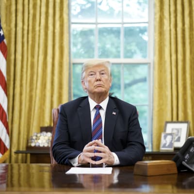 Donald Trump i Ovala rummet. 