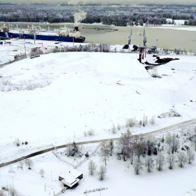 Joddböle hamn- ohc industriområde i Ingå fotograferat från luften. 