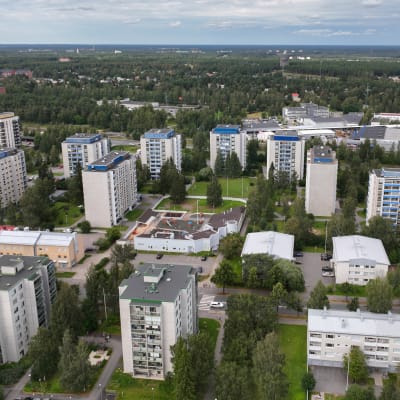 Itä-Tuiran kerrostaloja.