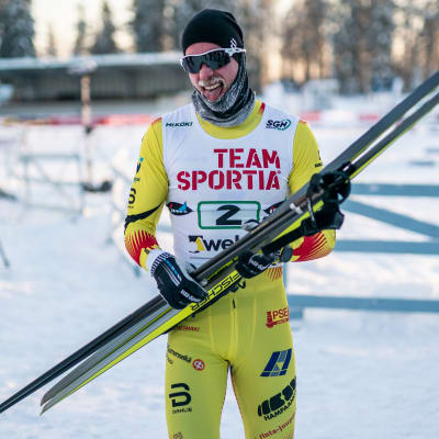 Joni Mäki efter målgången i lagsprinten.