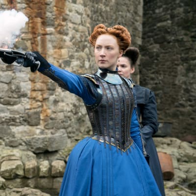Maria Stuart avlossar ett rykande skott.