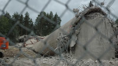 Skorstensruinen.