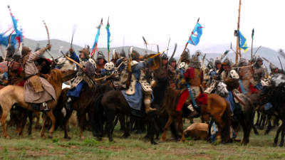 Återskapad strid mellan mongoler och annat folkslag.
