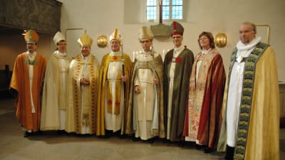 Biskop Björn Vikström och assisterande biskopar.