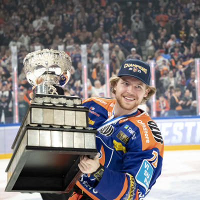 Marcus Davidsson Tapparan mestaruusjuhlat 2023.