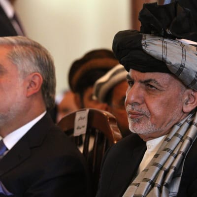 Afghanistans chefsminister Abdullah Abdullah och president Ashraf Ghani vid ett jubileum i Kabul 29.4.2017