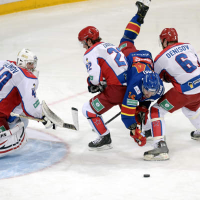 Tomi Mäki blev hårt tagen av CSKA:s försvar.