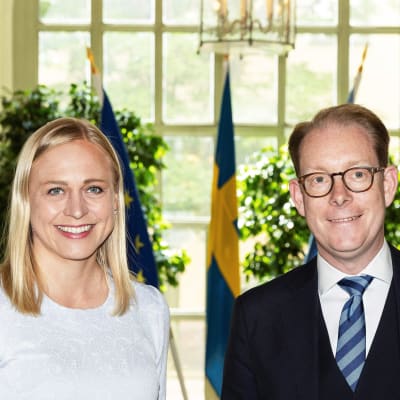 Ulkoministerit Elina Valtonen ja Tobias Billström.