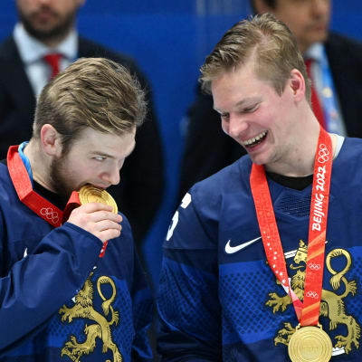 Niko Ojamäki och Miro Aaltonen med varsin guldmedalj i OS.