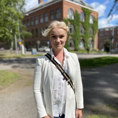 Vastavalittu Tampereen kaupunginvaltuutettu Ida Leino.