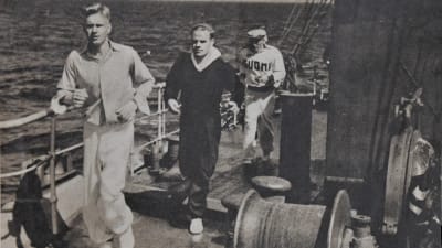 Kanotisterna Kurt Wires, Nils Björklöf och Ture Axelsson på Finlands olympiska skepp.