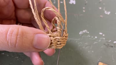 Korgflätning i miniatyr