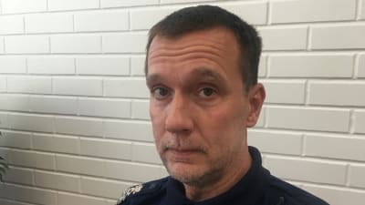 stephan sundqvist i poliskläder