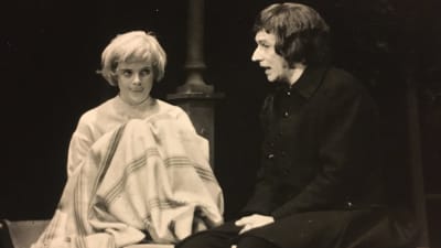 Debut på Odense Teater 1974, i "Hölderlin" av Peter Weiss. Med Anker Taasti.
