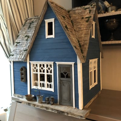 Ett blått hus i miniatyr