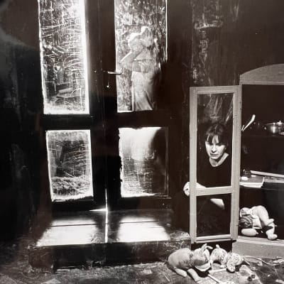 Bild ur föreställningen Rödluvan på Åbo stadsteater, 1988.