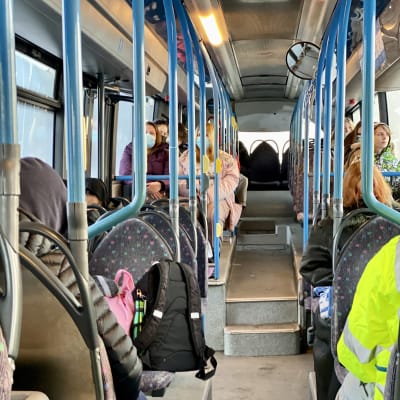 Morgonbussen mellan Lovisa och Borgå har 20 passagerare.