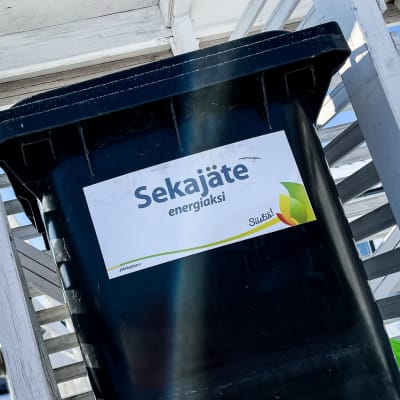 sekajäte astia kuvassa