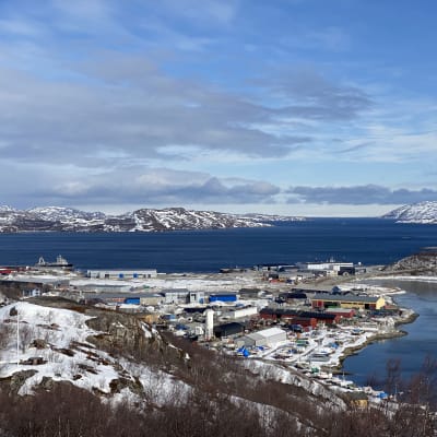 Norjan Kirkkoniemen satamaa huhtikuussa 2022.