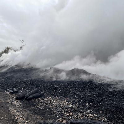 Keminmaassa on palanut iso energiapuupino.