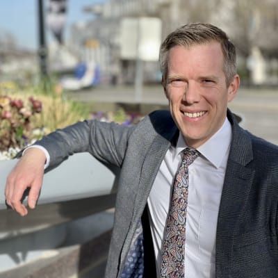 Owen Witesman är översättare och finsklärare i Salt Lake City, Utah. Bilden tagen i stadskärnan av Salt Lake City.