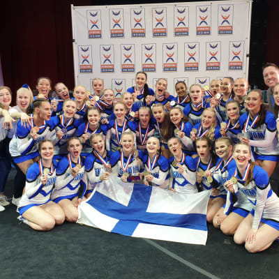 Finland vann VM-guld i cheerleading i Orlando.