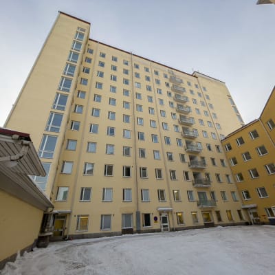 Etelä-Karjalan keskussairaalan A-torni.