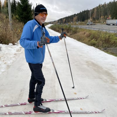 Ilpo Turkia Tahkon ensilumenladulla.