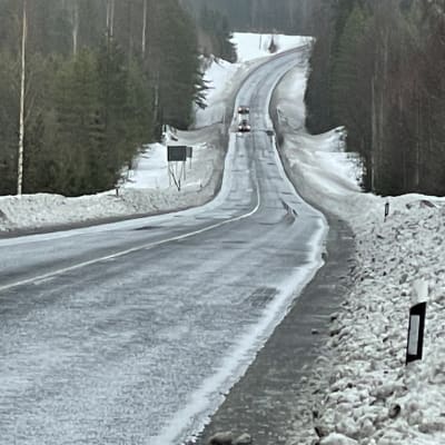 Kantatie 77 Pielavedellä.