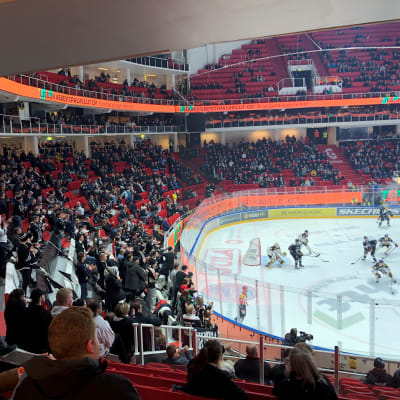 Turkuhallin katsomoa ottelussa TPS-Kärpät.