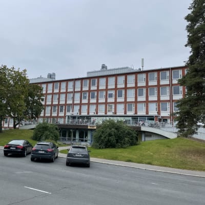 Savon ammattiopiston entinen rakennus Kuopion Presidentinkadulla.