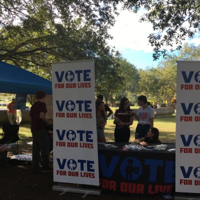 Parklandaktivisterna försöker locka unga att rösta