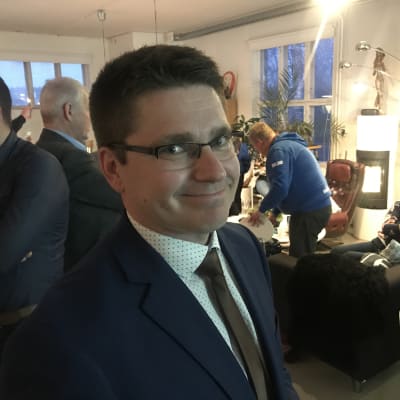 Mikko Ollikainen på valvaka riksdagvalet 2019