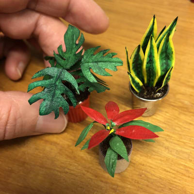 Miniatyrväxter gjorda av målartejp
