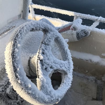Rimfrost på en båt i Korpo.