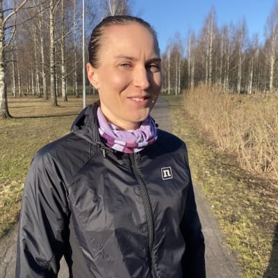 Juoksuvalmentaja Sanna Erkinheimo.